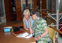 Raha- ja jäsen asioita hoidetaan.
kuva IN