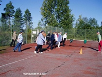 Hopeaniemessä.
kuva IN