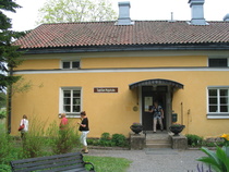 Lounastimme Tuorlan "kartanossa".