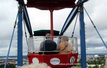 Kirsti ja Veijo Maailmanpyörässä.
kuva IN